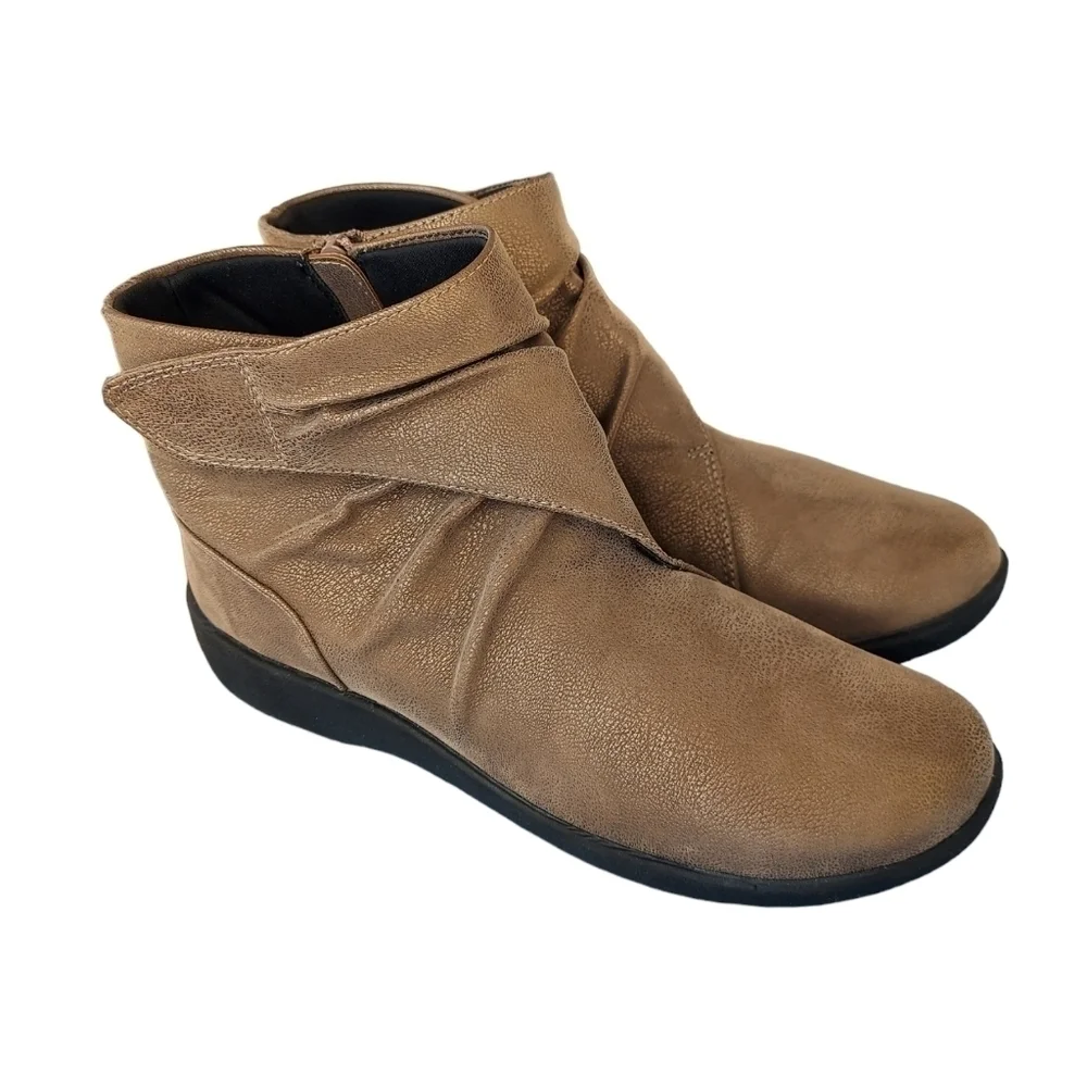Clark's Cloudsteppers Sillian Tana Ankle Boots Ruched Size 8 Comfort Booties